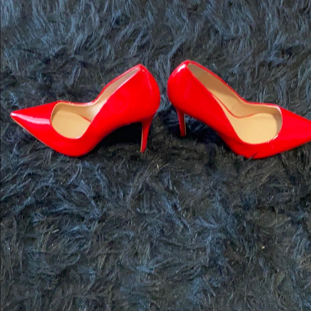 Size 7.5 Steve Madden Ferrari red pumps - Picture 5 of 5